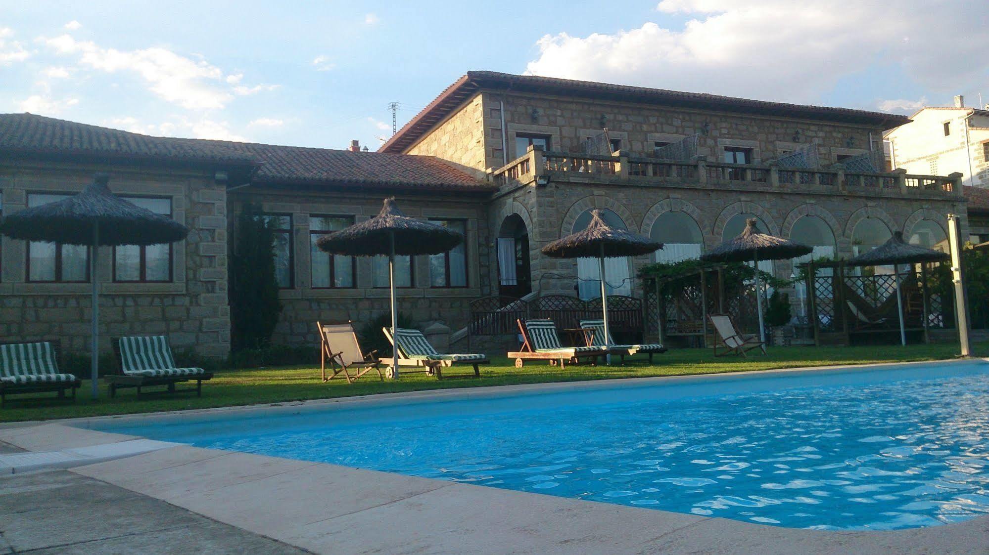 Posada Real Restaurante El Linar Del Zaire Burgohondo Exterior foto